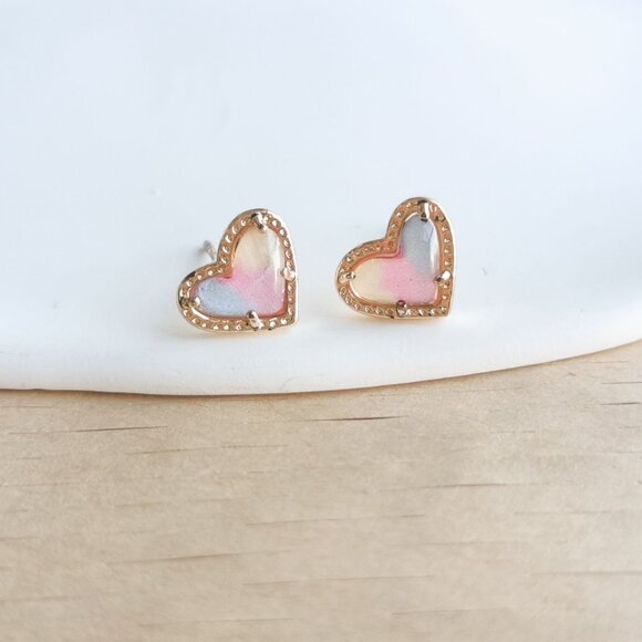 Kendra Scott Stud Earrings | Ari Heart | Gold Watercolor - Picture 1 of 3